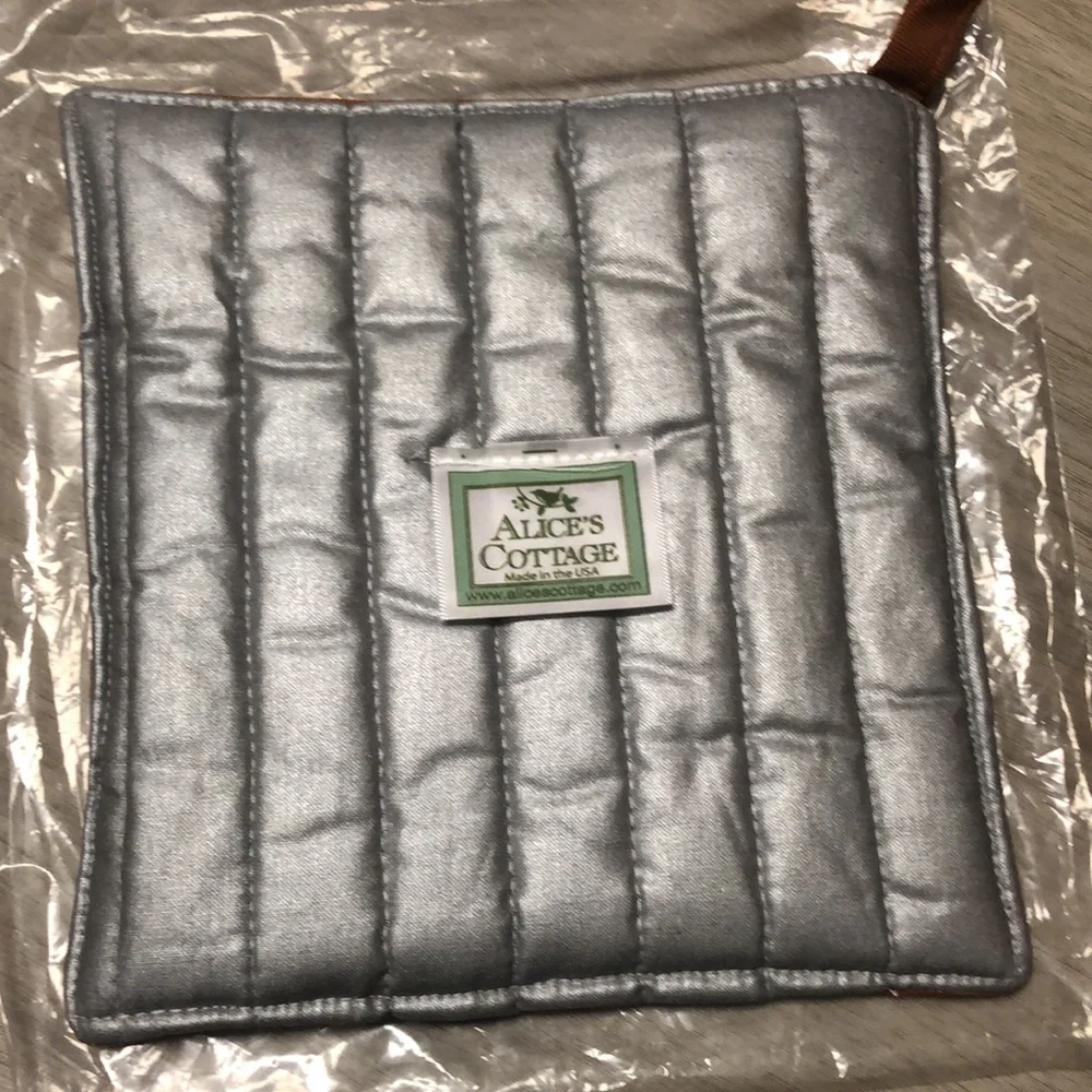 Alice’s Cottage Fall Autumn Potholder